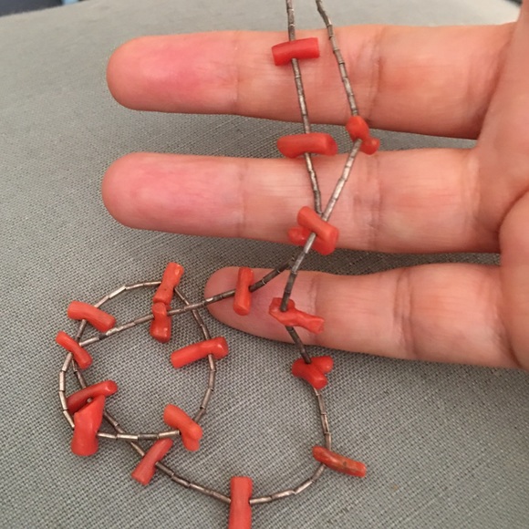 Navajo coral & sterling silver fetish necklace - Picture 4 of 5